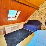 La Taniere, T2 Duplex, Centre Luchon, 4 Personnes, Wifi, 3eme Etage Apartament Bagnères-de-Luchon