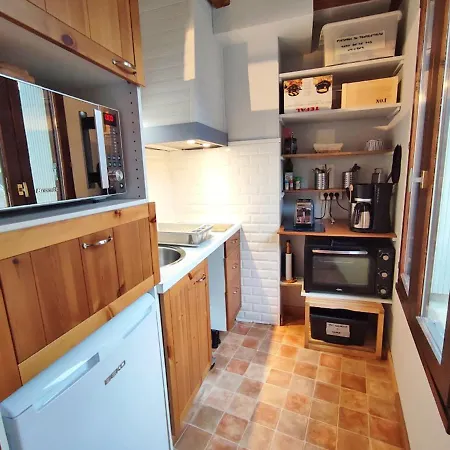 La Taniere, T2 Duplex, Centre Luchon, 4 Personnes, Wifi, 3eme Etage 아파트 *