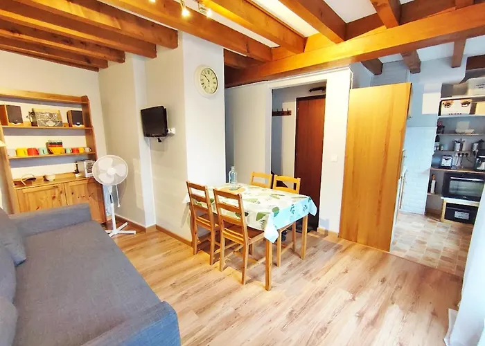 아파트 La Taniere, T2 Duplex, Centre Luchon, 4 Personnes, Wifi, 3eme Etage *