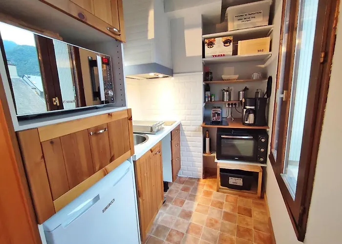 La Taniere, T2 Duplex, Centre Luchon, 4 Personnes, Wifi, 3eme Etage 아파트 *