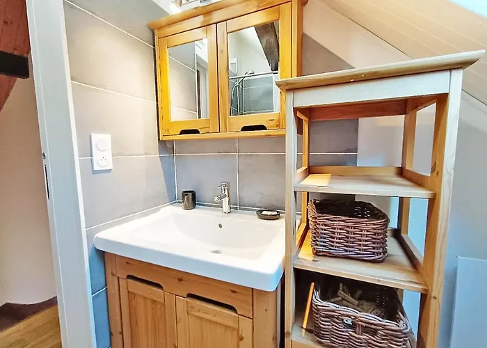 아파트 La Taniere, T2 Duplex, Centre Luchon, 4 Personnes, Wifi, 3eme Etage