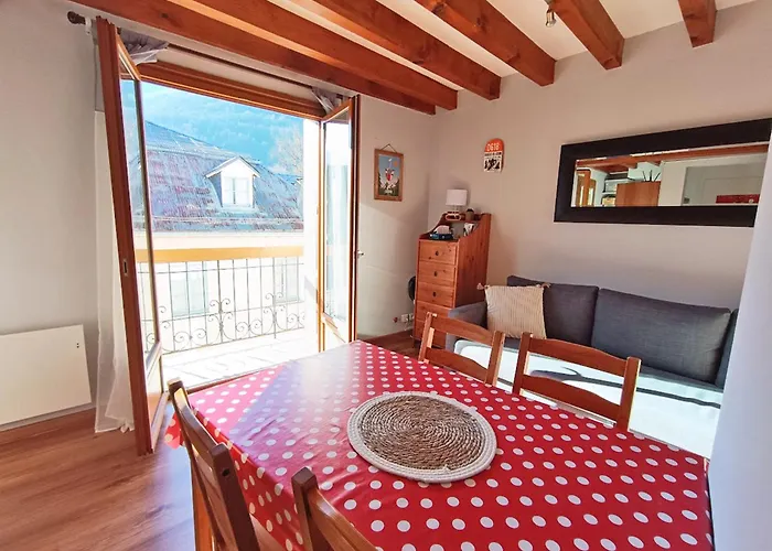 La Taniere, T2 Duplex, Centre Luchon, 4 Personnes, Wifi, 3eme Etage