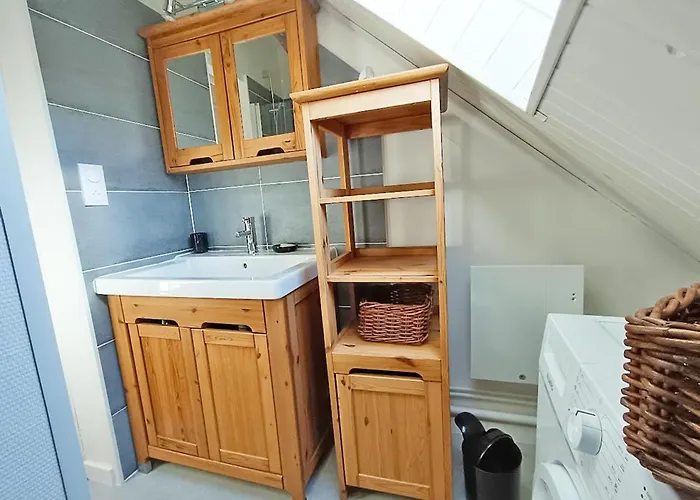 La Taniere, T2 Duplex, Centre Luchon, 4 Personnes, Wifi, 3eme Etage * Bagnères-de-Luchon