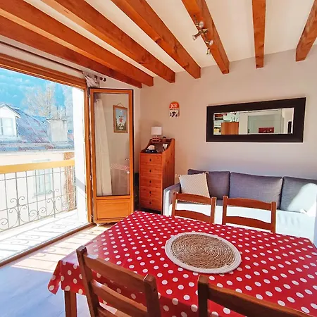La Taniere, T2 Duplex, Centre Luchon, 4 Personnes, Wifi, 3eme Etage * Bagneres-de-Luchon